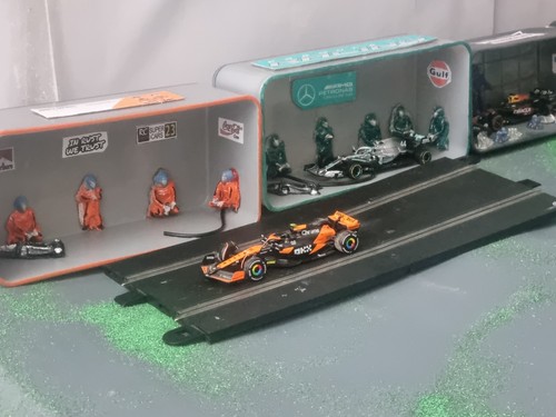 Scalextric props buildings job - scalextric,