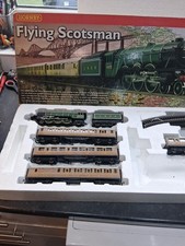 Hornby OO Gauge R1039 Train