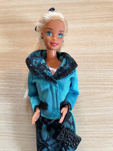 Vintage blonde barbie - blonde,