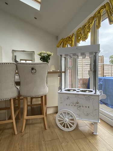 For hire champagne - hire*, cart