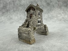 Lilliput Lane miniature of the Bridge House in Ambleside, England