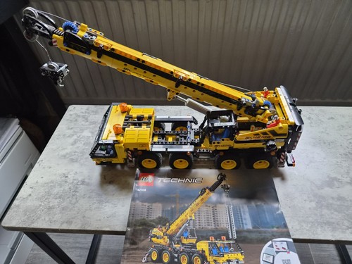 Lego technic crane 42108 - crane,