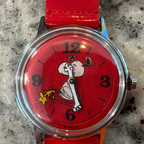 1970s timex snoopy red - timex,