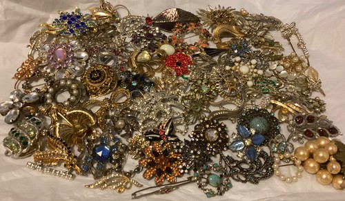 Broken brooches job - broken, x