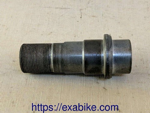 Rear wheel spindle for yamaha - wheel,