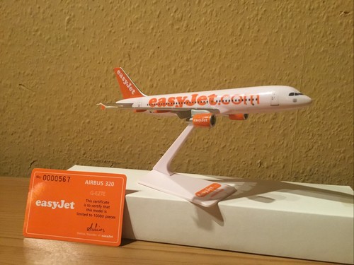 Easyjet airbus a320 limited - a320,