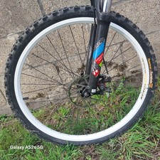 White GT Aggressor XC2