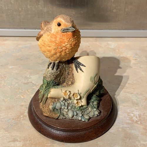 Border fine arts robin - fine,