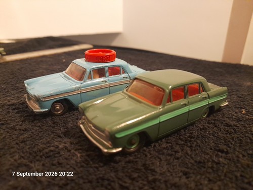 Corgi toys austin a60 - austin, driving