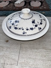 Royal Doulton Covered Serving Dish Large ‘yourktown 25cm In Diameter.
