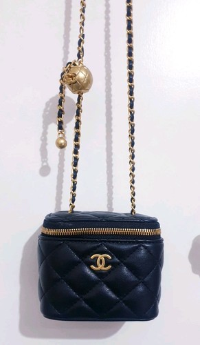 Chanel black mini quilted - black,