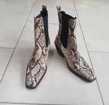 Office London snake effect