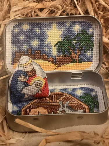 Nativity scene tin decoration - scene,