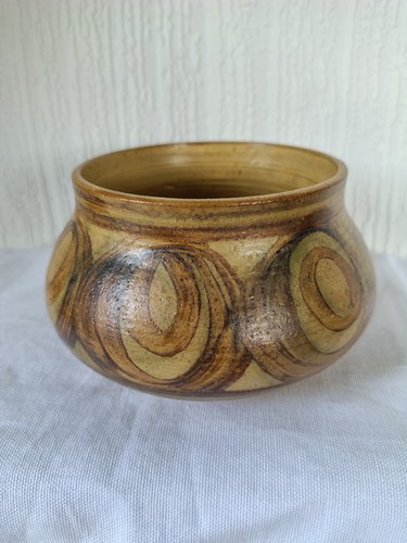 Studio pottery bowl - studio, alvingham