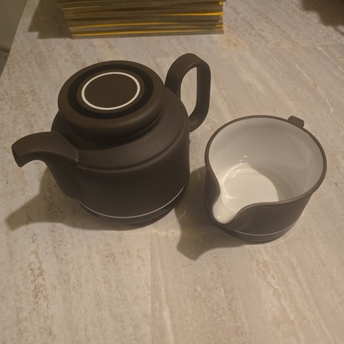 Hornsea contrast brown teapot - contrast,