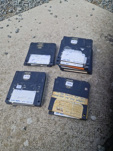 Maxell floppy disks - , x