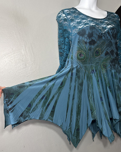 The pyramid collection peacock - pyramid,