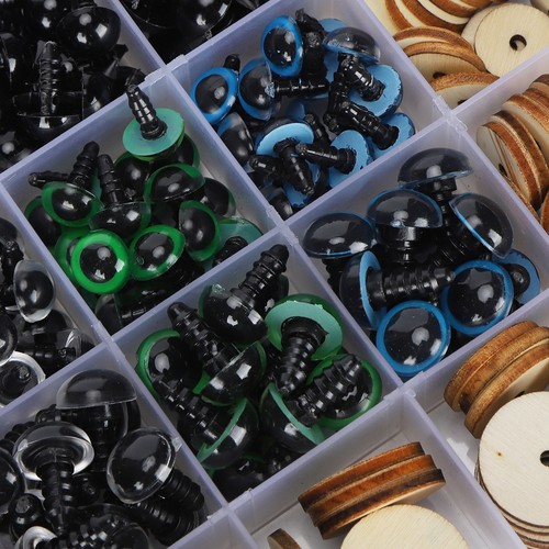 Plastic eyes with movable - with,