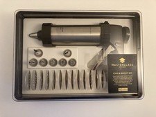 Masterclass Icing Piping Gun and Biscuit Set - 13 Cutters And 8 Nozzles