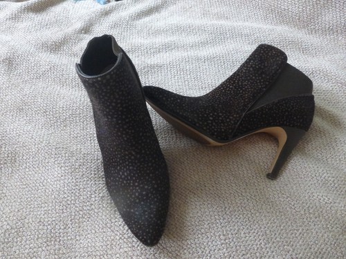 Clarks brown patterned ankle