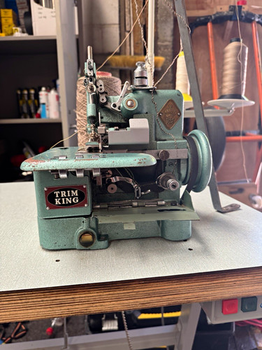 Carpet whipping machine