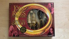 LORD OF THE RINGS TWO TOWERS CHESS SET. MINT NEVER USED