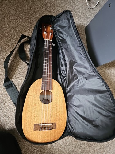 Uma ukulele - uma,