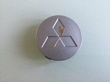 1xGENUINE MITSUBISHI 54mm ALLOY WHEEL CENTRE CAP No 2226800001