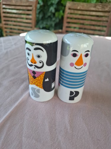 Salvador pablo salt pepper - &, &