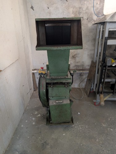 Granulator machine for - machine,