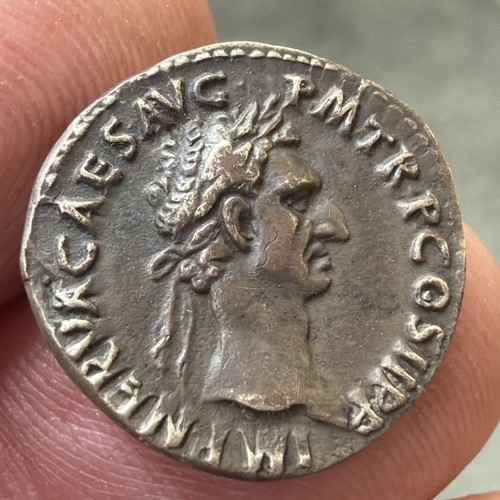 Lovely crisp silver denarius - lovely,