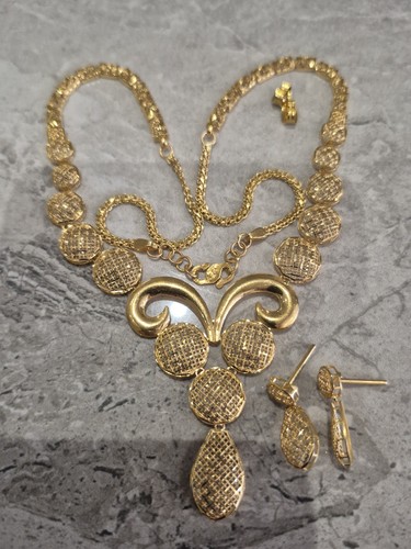22ct solid fine yellow - 22ct,