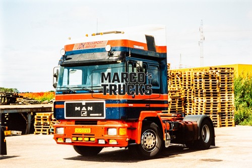 Truck photo man commander - photo,