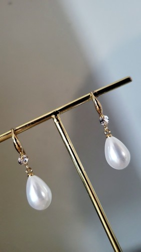 Elegant gold drop pearl - gold,
