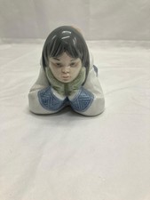 Nao Lladro Girl Dreaming on