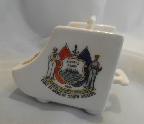 Goss crested china south - goss,