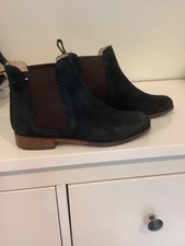 Crew clothing. Navy suede ladies Chelsea Boots - size 37 (fit 4.5) - grt cond.