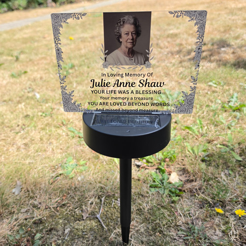 Solar light memorial photo - memorial,