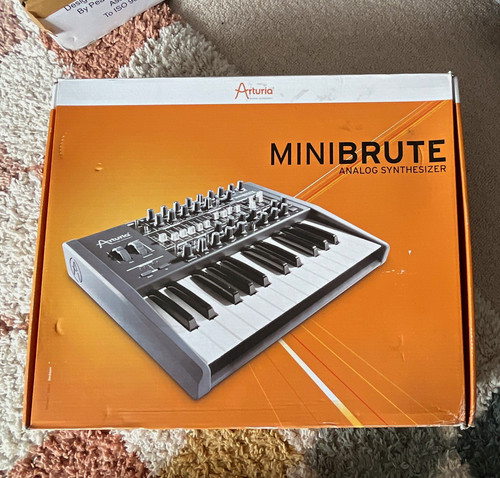 Arturia minibrute analogue - arturia,