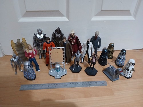 Doctor who figures bundle - figures,