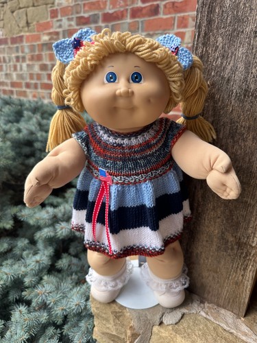 Outfit only hand knitted - hand, dress