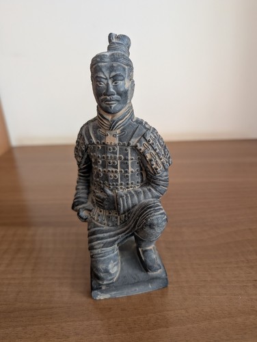 Chinese kneeling archer - kneeling, statue