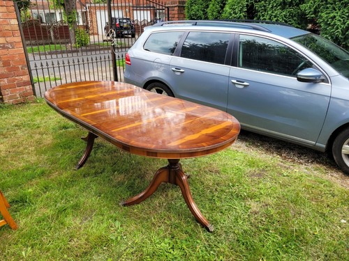 Wooden table very good