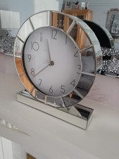 Clock, glass/mirrored. Decorative