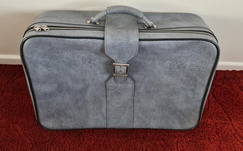 Vintage medium suitcase - medium, 24