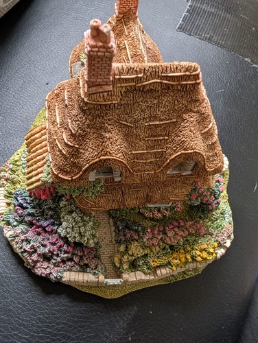 Lilliput lane gertrudes - lane, garden