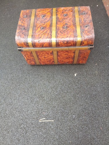 Vintage metal trunk - trunk, suitcase