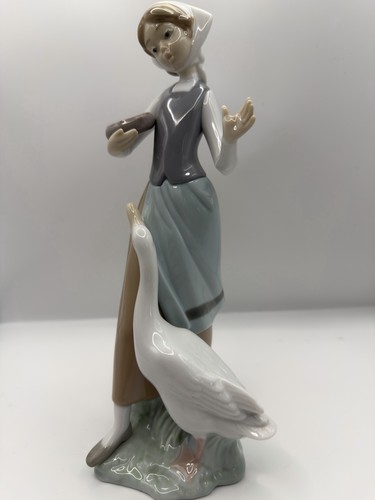 Lladro girl with goose - lladro,