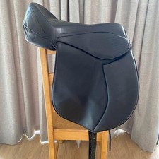 Treeless saddle - Enlightened