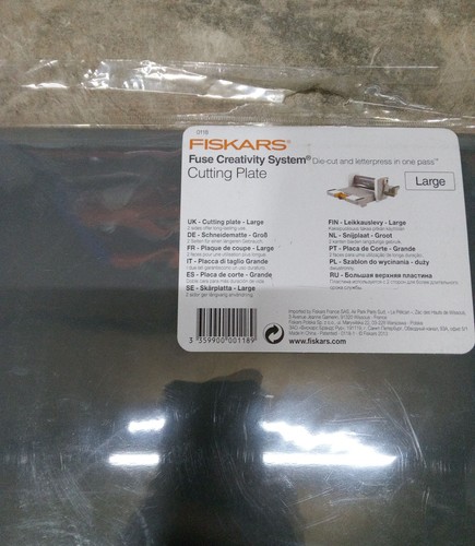 Fiskars fuse die - die, cutter